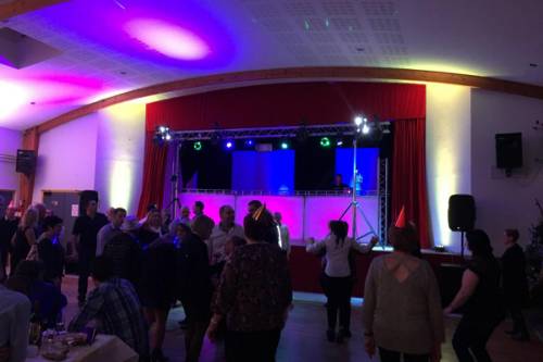 Prestation DJ – configuration son et lumière